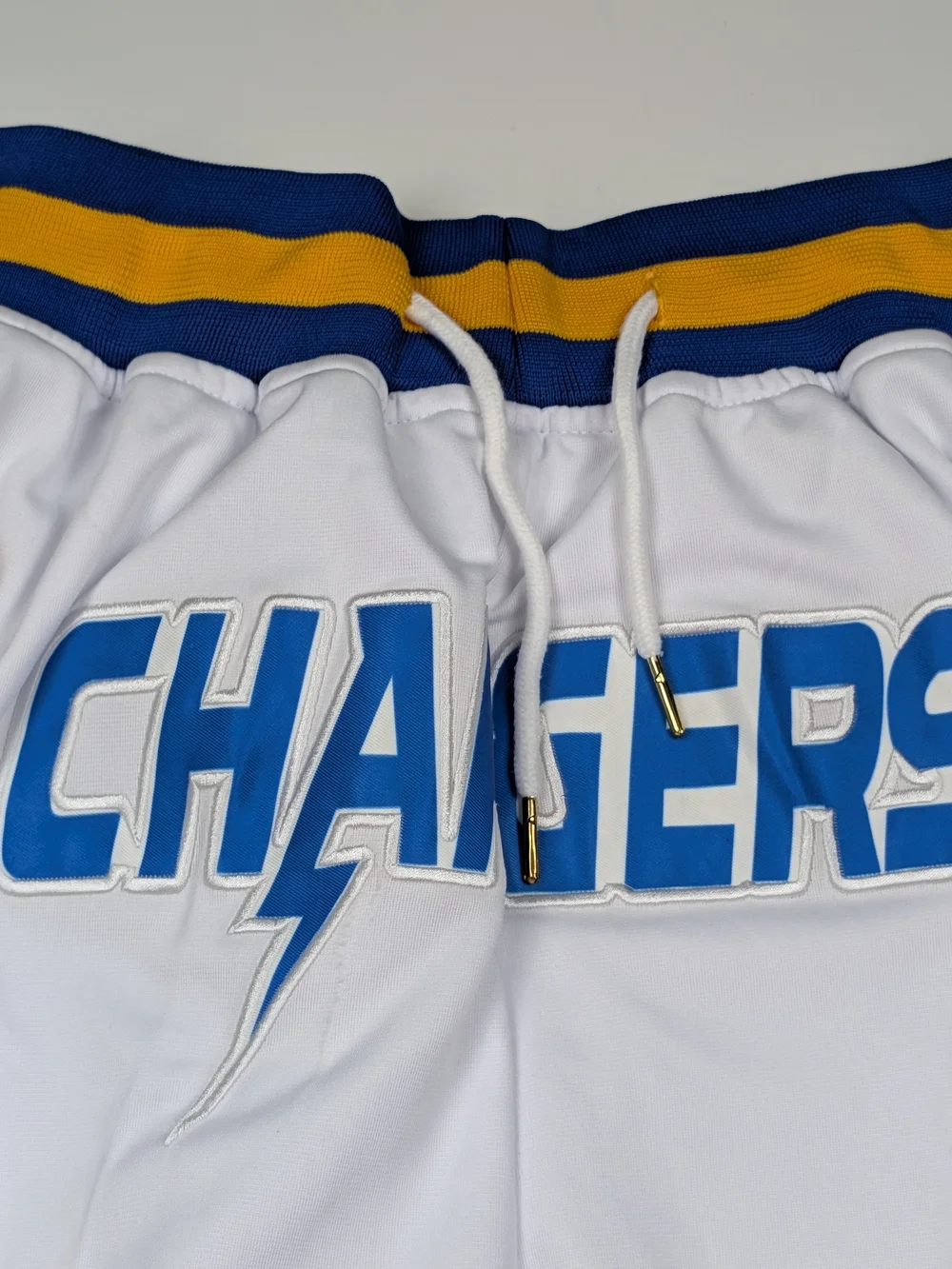 Los Angeles Chargers White Basketball Shorts Mens Size L Retro Streetwear